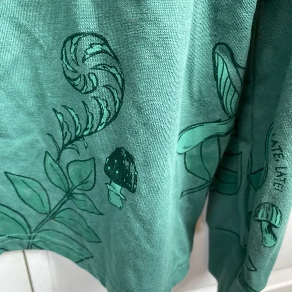 Disney Parks Alice in Wonderland Long Sleeve Shirt Mushrooms Leaves Medium Green - Picture 8 of 10